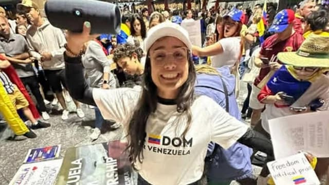 "Siempre vigilados": Una venezolana recuerda la vida bajo el régimen socialista