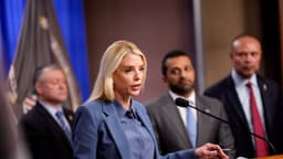 FBI registró el domicilio de un periodista que avisó sobre información filtrada, dice Bondi