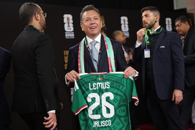 Pablo Lemus Navarro, gobernador de Jalisco, asiste a la alfombra roja antes del sorteo oficial de la Copa Mundial de la FIFA 2026 en el Centro John F. Kennedy para las Artes Escénicas el 5 de diciembre de 2025 en Washington, D.C. (Kevin Dietsch/Getty Images)