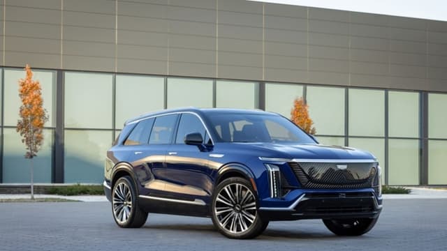 Cadillac se enfoca en los eléctricos y completa la gama de SUV con el 2026 Vistiq