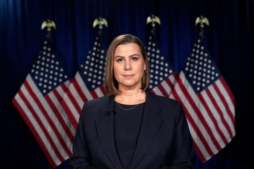 La senadora Elissa Slotkin (D-Mich.) ensaya la respuesta demócrata al discurso del presidente Donald Trump ante una sesión conjunta del Congreso, en Wyandotte, Michigan, el 4 de marzo de 2025. (Paul Sancya/Pool/AFP vía Getty Images)
