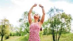 5 ejercicios para aliviar el daño que causamos involuntariamente a nuestro cuerpo