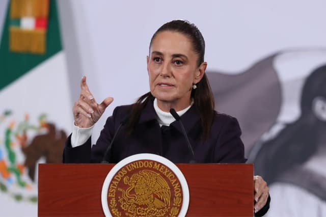 La presidenta de México, Claudia Sheinbaum, habla durante una rueda de prensa en Palacio Nacional de la Ciudad de México, México. Imagen de archivo. EFE/Mario Guzmán