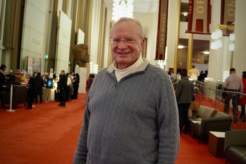 John McConnel asiste a Shen Yun en el teatro de ópera Trump Kennedy Center for the Performing Arts en Washington D.C. el viernes 16 de enero de 2026. (Terri Wu/ The Epoch Times)
