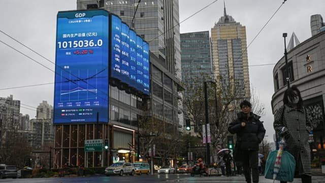 China reporta un crecimiento del PIB del 5 %, lo que provoca acusaciones de manipulación de datos