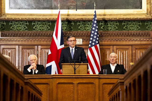 Presidente de la Cámara baja de EE. UU. advierte sobre amenazas a la seguridad por parte de China y Rusia