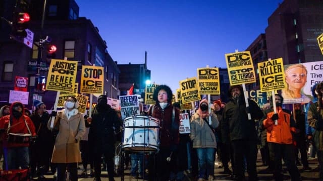 Manifestantes protestan contra la administración Trump y el ICE en varias partes de Estados Unidos