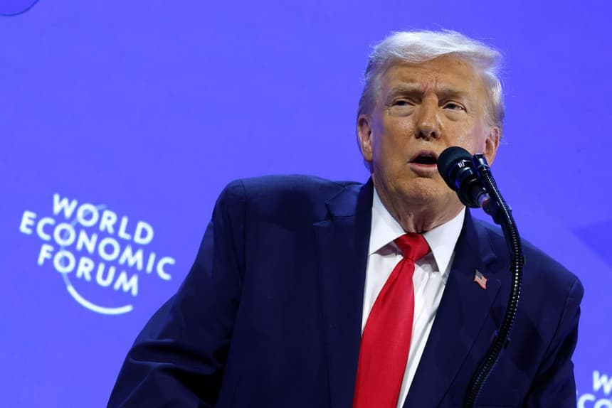 El presidente de Estados Unidos, Donald Trump, pronuncia un discurso en el Foro Económico Mundial (FEM) en Davos, Suiza, el 21 de enero de 2026. (Chip Somodevilla/Getty Images)