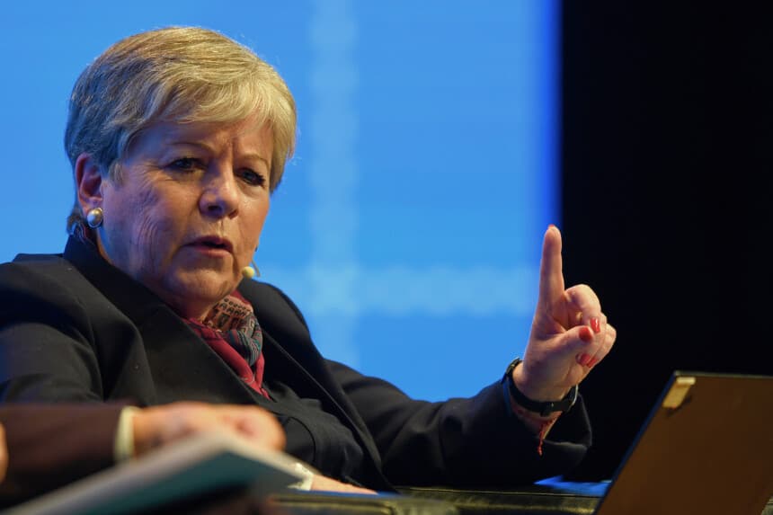 Alicia Bárcena habla durante un seminario sobre inclusión y diversidad organizado por la Comunidad de Estados Latinoamericanos y Caribeños (CELAC) en el CCK el 18 de agosto de 2022 en Buenos Aires, Argentina. (Gustavo Garello/Getty Images)