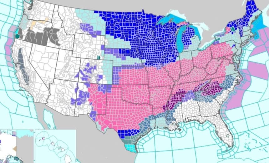 Un mapa publicado por el Servicio Meteorológico Nacional el 23 de enero de 2026 muestra avisos y advertencias de clima invernal que se extienden desde las llanuras del sur hasta el noreste y el sur debido a una tormenta invernal inminente. (NWS)