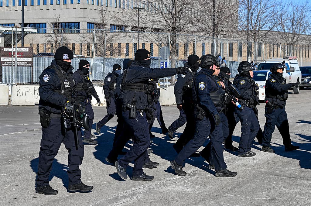 Agentes federales dispararon a una persona en Minneapolis, dice gobernador