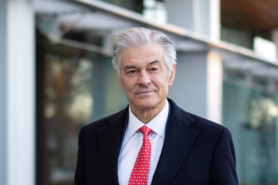 El Dr. Mehmet Oz, administrador de los Centros de Servicios de Medicare y Medicaid, tras una entrevista con «American Thought Leaders» de EpochTV en Washington el 16 de enero de 2026. (Madalina Kilroy/The Epoch Times)