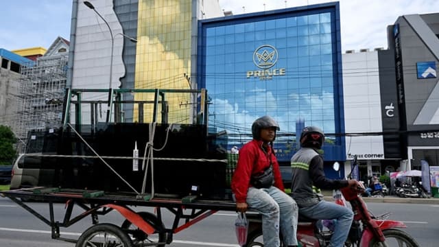 Camboya extradita a China al presunto magnate estafador Chen Zhi