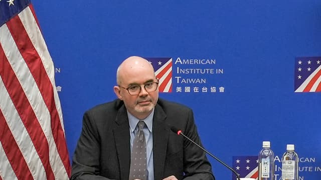 EE. UU. apoya industria de defensa de Taiwán ante agresión de China, dice enviado estadounidense