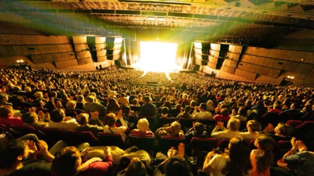 "Casi un viaje de iniciación": la perspectiva de un funcionario de relaciones internacionales sobre Shen Yun