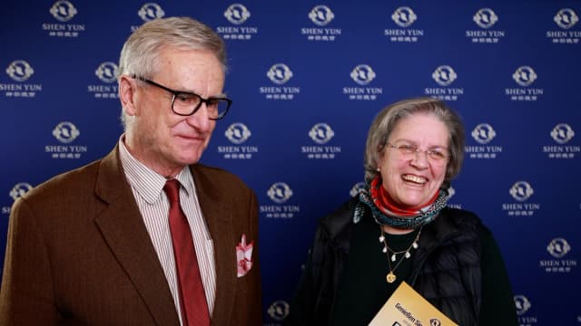 El príncipe Gundakar de Liechtenstein y la princesa María de Liechtenstein asisten a Shen Yun en el Wiener Stadthalle de Viena el 23 de enero de 2026. (NTD)