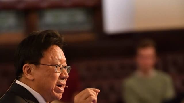 Disidente chino demanda a X, alegando suspensión indebida de su cuenta y posible presión extranjera