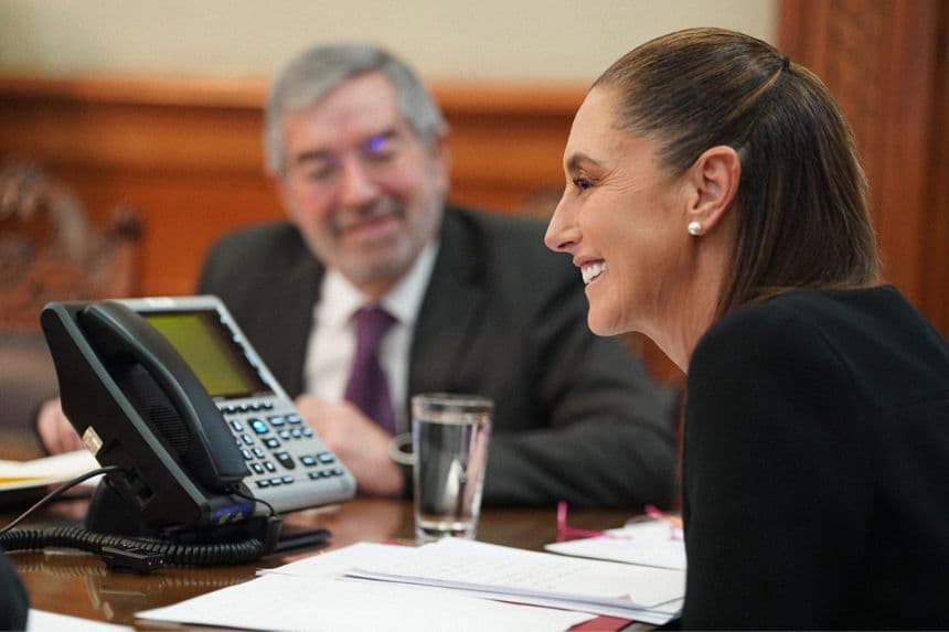 La presidenta Claudia Sheinbaum durante una llamada con el presidente Donald Trump en Palacio Nacional el 29 de enero de 2026. (Cortesía: Presidencia de México)