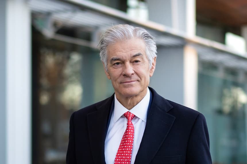 El Dr. Mehmet Oz, administrador de los Centros de Servicios de Medicare y Medicaid, tras una entrevista con el programa "American Thought Leaders" de EpochTV en Washington el 16 de enero de 2026. (Madalina Kilroy/The Epoch Times)