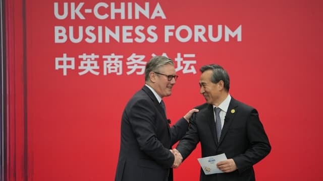 Trump afirma que los acuerdos comerciales de Starmer con China son "muy peligrosos" para Gran Bretaña