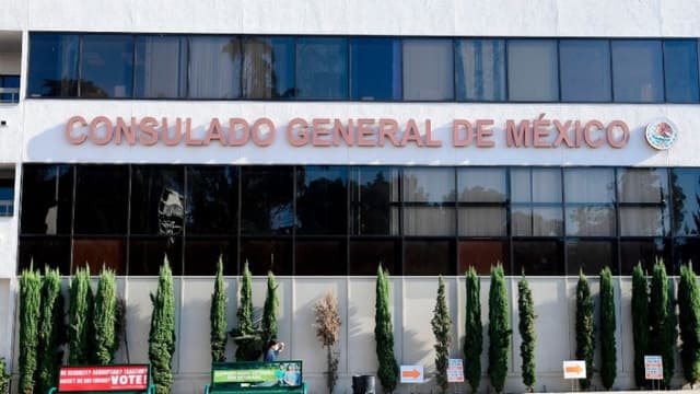 ¿Está México haciendo injerencia política en Estados Unidos a través de su red consular?