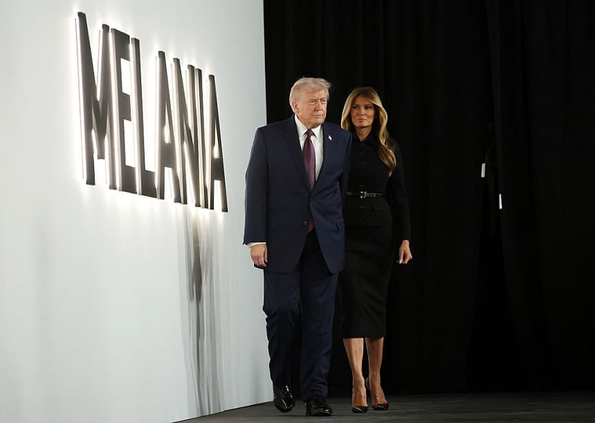  El presidente de Estados Unidos, Donald Trump, y la primera dama, Melania Trump, asisten a la proyección del documental "Melania" en el Kennedy Center el 29 de enero de 2026 en Washington, DC. (Samuel Corum/Getty Images)