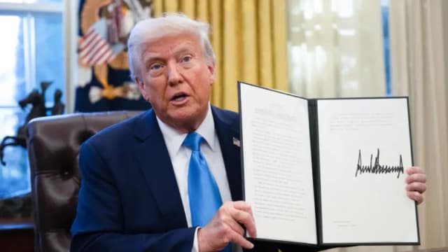 Trump sigue considerando "seriamente" reembolsar USD 2000 por devolución de aranceles