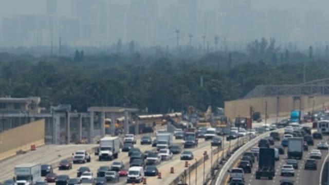 Florida afirma que los exámenes para obtener el permiso de conducir solo se realizarán en inglés