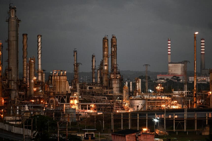 Vista de la refinería El Palito en Puerto Cabello, estado Carabobo, Venezuela, el 23 de enero de 2026. (Foto de RONALDO SCHEMIDT / AFP vía Getty Images).