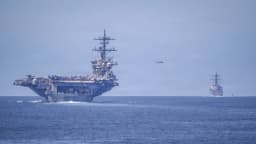 Trump dice que enviaría un segundo grupo de portaaviones si fracasan negociaciones con Irán