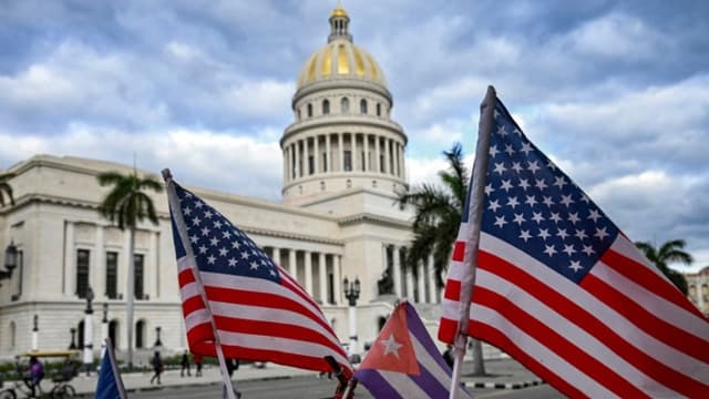 Trump asegura que negocia con Cuba y dice que un acuerdo está cerca