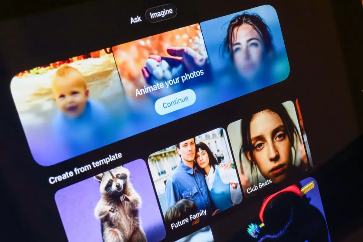 Una pantalla muestra ejemplos de vídeos creados con IA, realizados con la aplicación Grok de Xai en Londres el 12 de enero de 2026. (Leon Neal/Getty Images).