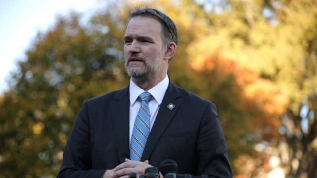 Representante comercial dice que el objetivo de EE. UU. es "estabilidad" antes de su viaje a China