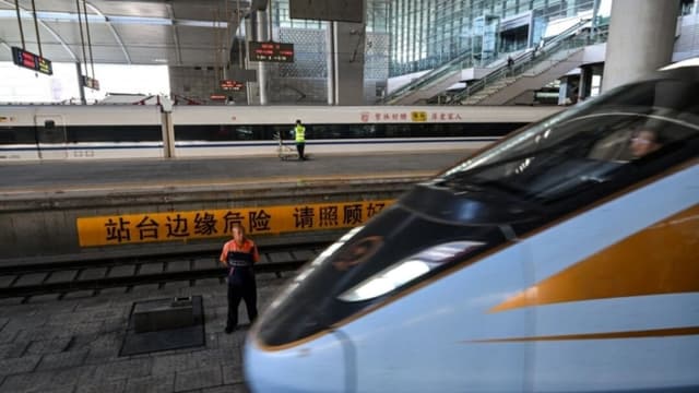 Tren inteligente de China termina en cierre, deudas y silencio 3 años después de su apertura