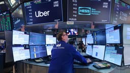 Dow Jones alcanza niveles récord por primera vez en la historia