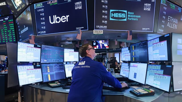 Dow Jones alcanza niveles récord por primera vez en la historia