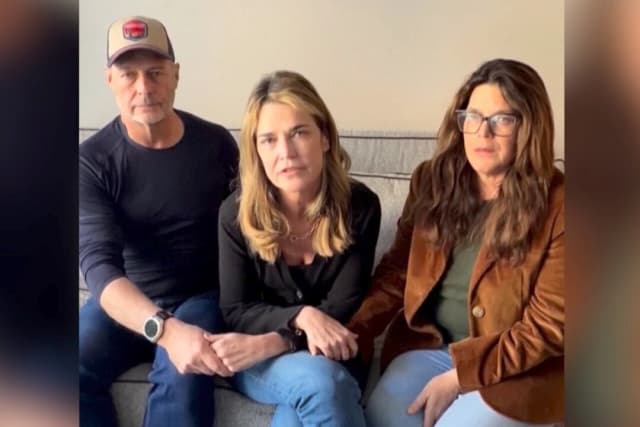 Savannah Guthrie (centro) en un mensaje de video publicado, el 7 de febrero de 2026, en una imagen de un video. (Savannah Guthrie vía Instagram vía Reuters/Captura de pantalla vía The Epoch Times)