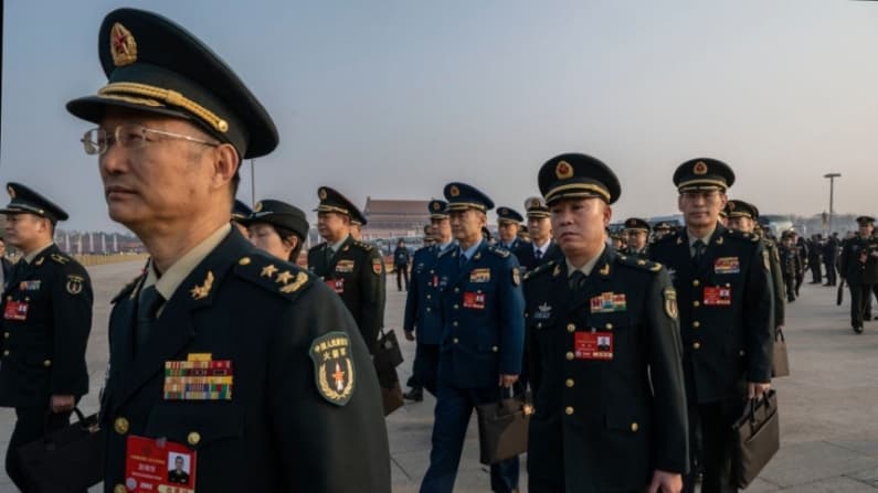 Congreso chino elude los generales purgados, causando dudas sobre el control de Xi al ejército: Expertos