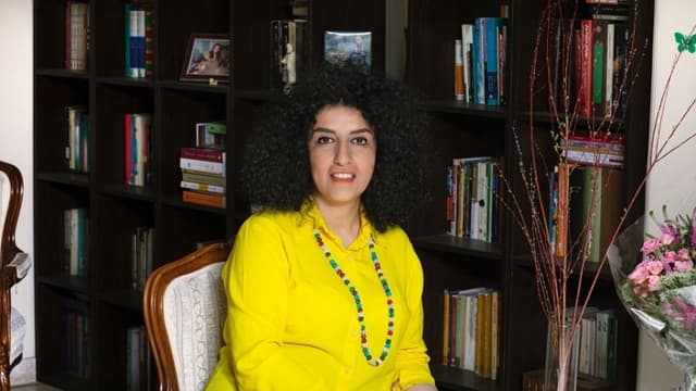 Ganadora iraní del Premio Nobel se enfrenta a nueva pena de prisión de más de siete años