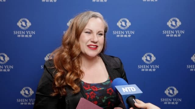 Representantes de La Mesa y del condado de San Diego felicitan a Shen Yun por su actuación