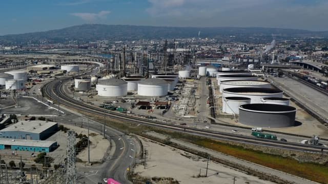 Cierre de refinerías en California supone problemas para precios y suministro de combustible: Expertos