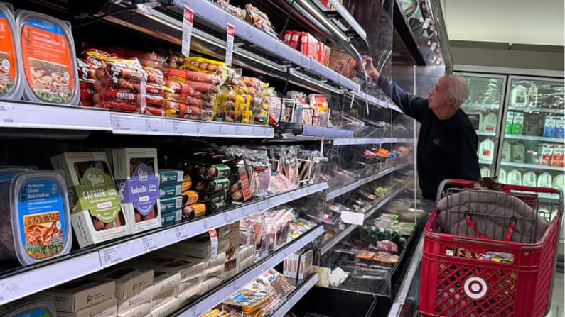 USDA manda alerta sanitaria sobre la carne molida tras encontrar "materiales extraños"
