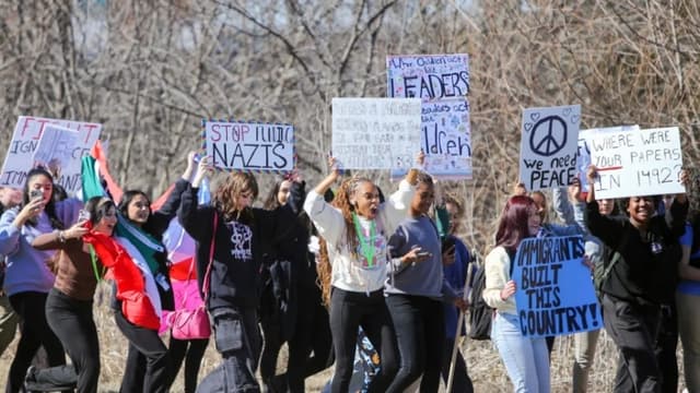 "No deberían ser un instrumento político": Padres preocupados por protestas estudiantiles anti-ICE
