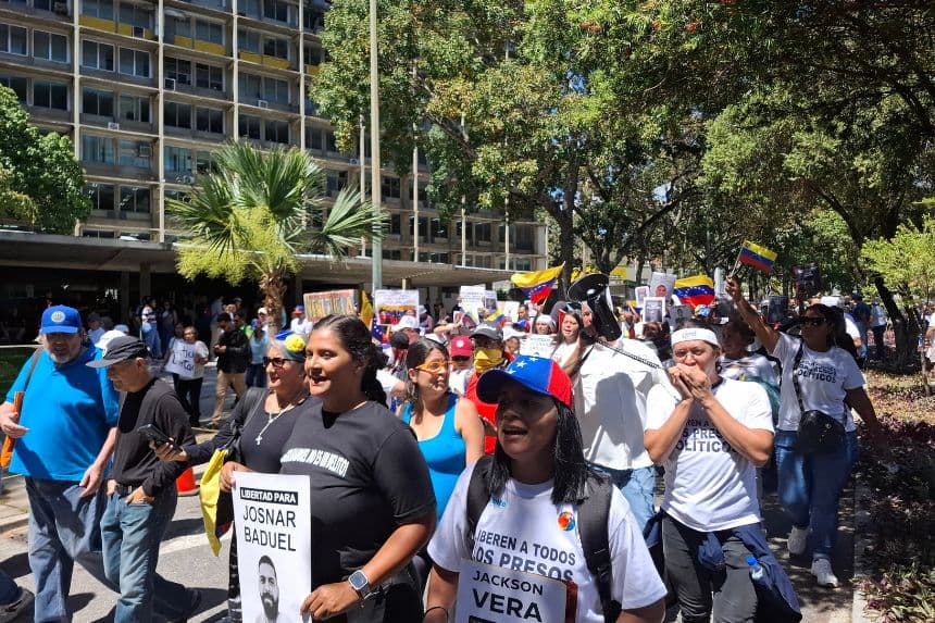 La marcha nacional de este 12 de febrero convocada por el movimiento estudiantil, encabezado por la Federación de Centros Universitarios de Universidad Central de Venezuela (UCV). (Créditos: Yasmila Márquez)