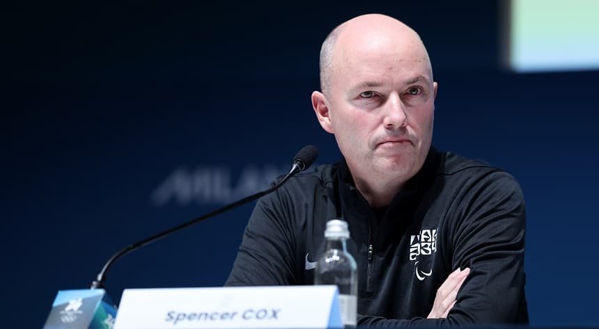 El gobernador de Utah, Spencer Cox, habla durante la conferencia de prensa del Comité Organizador de Utah 2034 en el cuarto día de los Juegos Olímpicos de Invierno de Milán-Cortina 2026 en el Centro Principal de Prensa el 10 de febrero de 2026 en Milán, Italia. (Mike Lawrie/Getty Images)