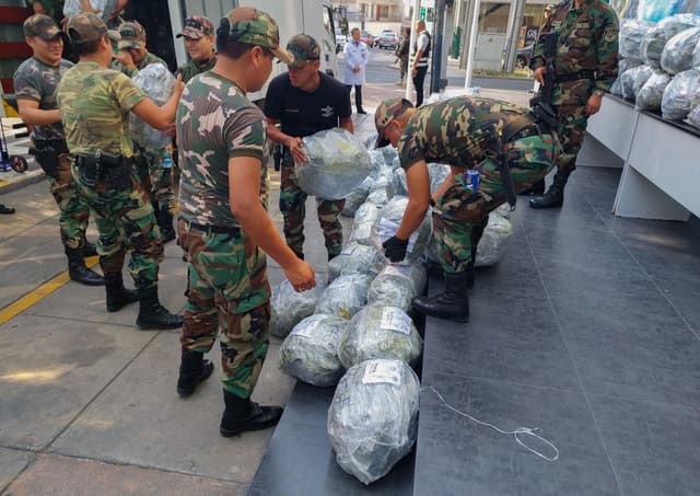 Operativo binacional incauta cerca de 2.5 toneladas de droga en Ecuador y Perú