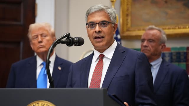 Bhattacharya y los Institutos de Salud reconsideran a China, DEI y laboratorios de alto riesgo