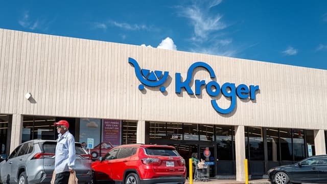 Estudiantes que protestaban contra ICE irrumpen en supermercado de Ohio, según testigo