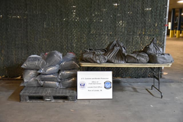 La Oficina de Aduanas y Protección Fronteriza de los Estados Unidos incautó más de 660 libras de metanfetamina en la frontera sur, en Laredo, Texas, el 13 de febrero de 2026. (Oficina de Aduanas y Protección Fronteriza de Estados Unidos)