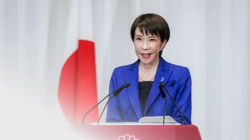 La primera ministra japonesa, Sanae Takaichi, líder del Partido Liberal Democrático (PLD) en el poder, habla durante una rueda de prensa en la sede del PLD en Tokio el 9 de febrero de 2026. (Franck Robichon / POOL / AFP a través de Getty Images)